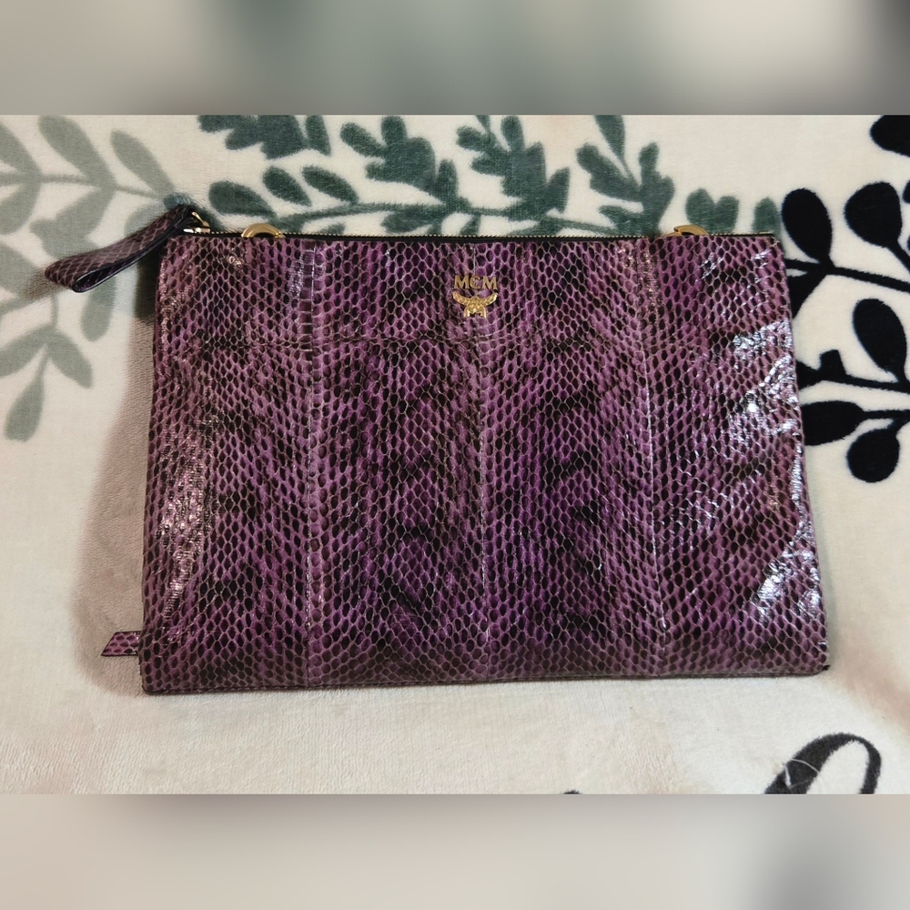 💯 Authentic Rare MCM Muti-Way Clutch (Made in Italy)